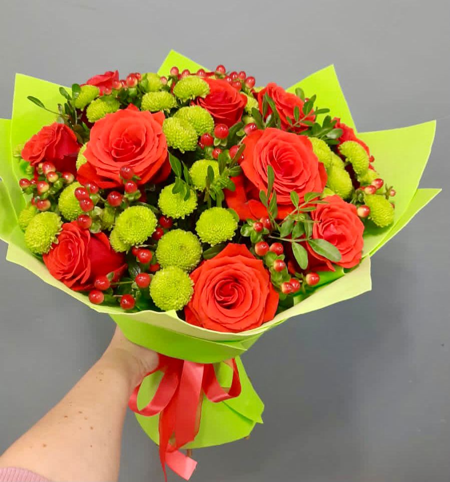 Букет цветов из: Хризантемы и Розы в Власихе Алтайский край