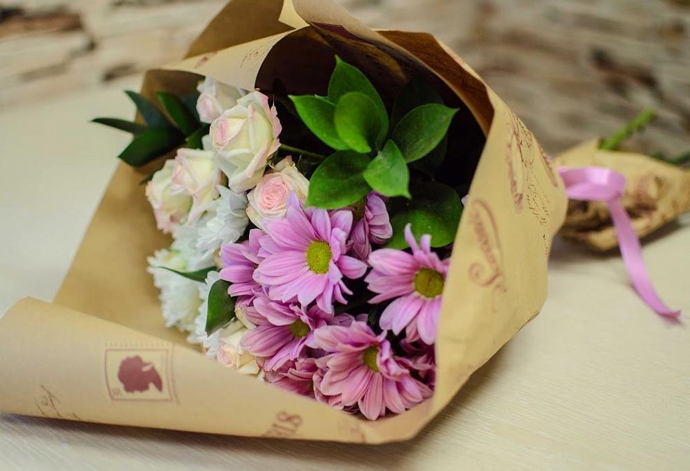 Букет цветов из: Розы и Хризантемы в Власихе Алтайский край