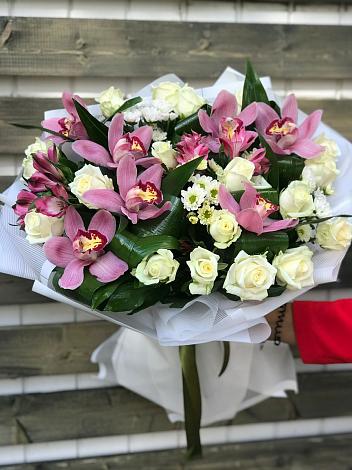 Букет цветов из: Розы и Хризантемы в Власихе Алтайский край
