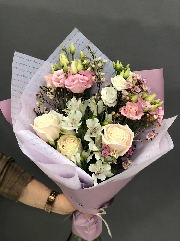 Букет цветов из: Альстромерии, Розы и Лизиантусы в Власихе Алтайский край