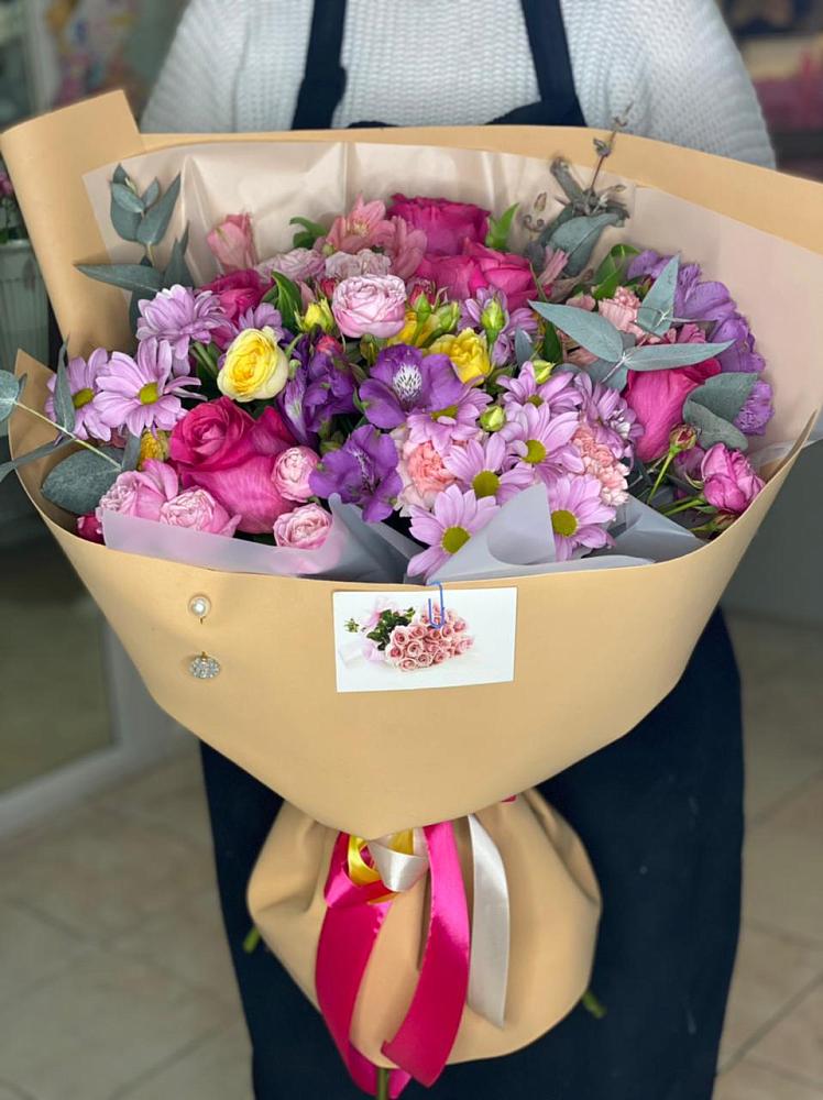 Букет цветов из: Хризантемы, Гвоздики и Альстромерии в Власихе Алтайский край