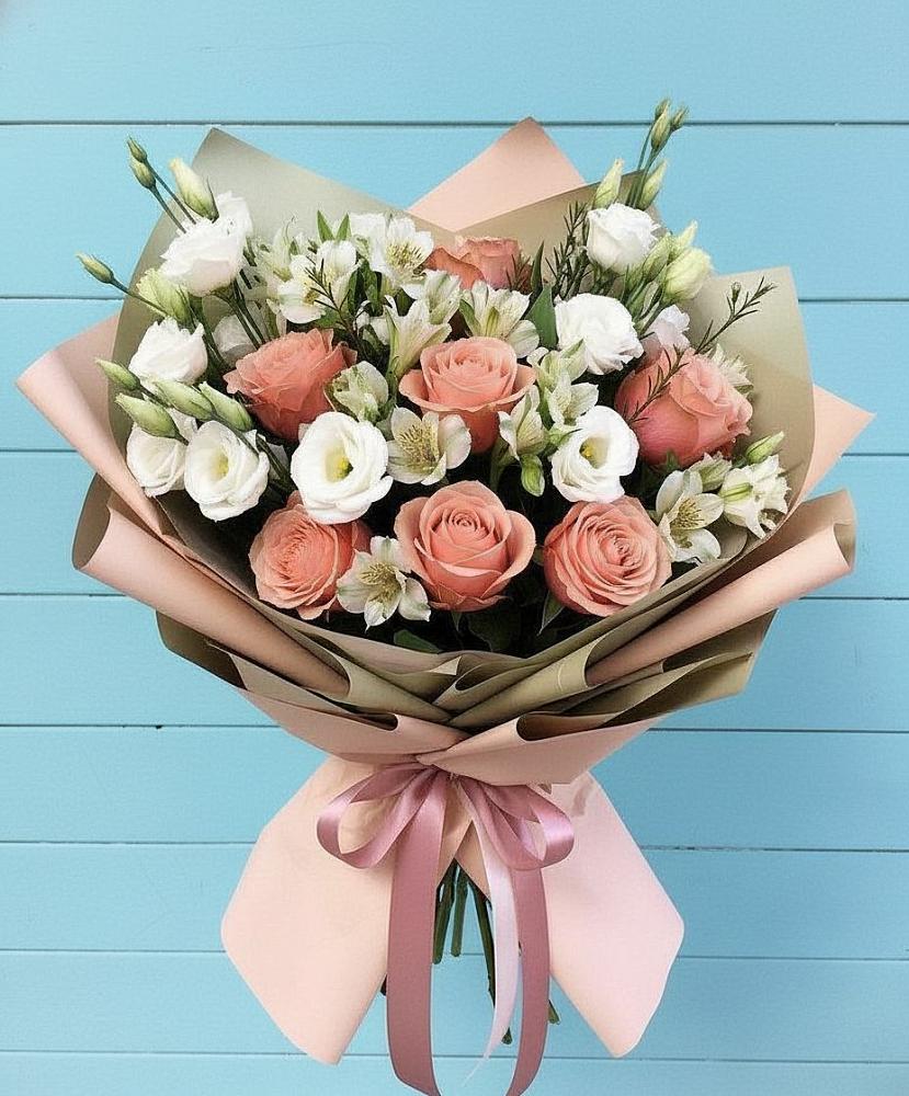 Букет цветов из: Розы, Альстромерии и Лизиантусы в Власихе Алтайский край