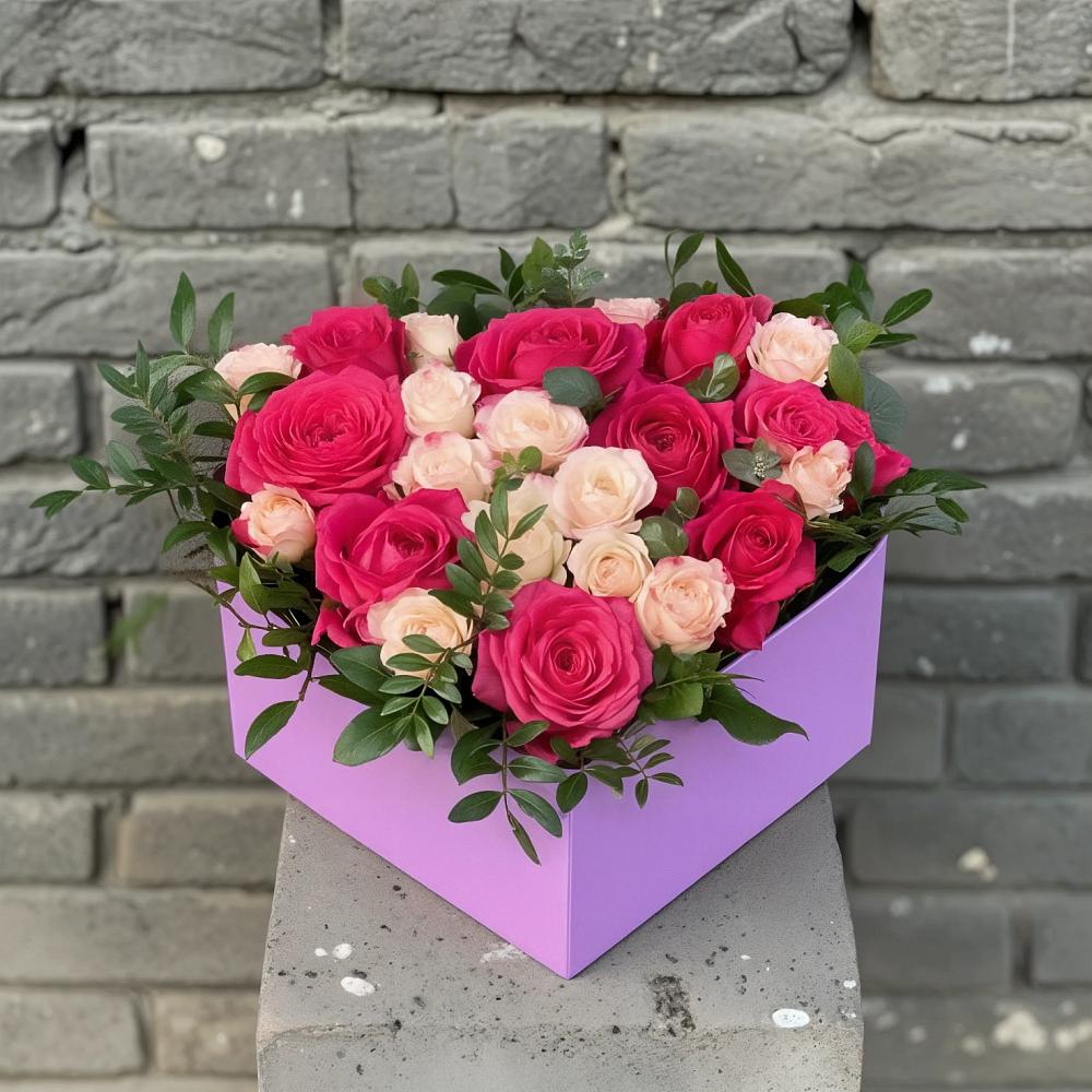 Цветочная композиция из Розы в коробке в Власихе Алтайский край