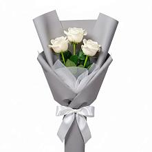 Букет 3 белые розы в Власихе Алтайский край
