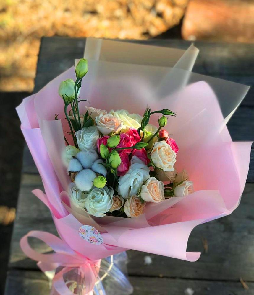 Букет цветов из: Розы и Лизиантусы в Власихе Алтайский край