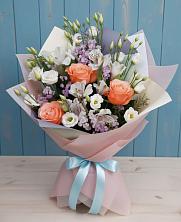 Букет цветов из:  Лизиантусы, Розы, Альстромерии и Гипсофила в Власихе Алтайский край