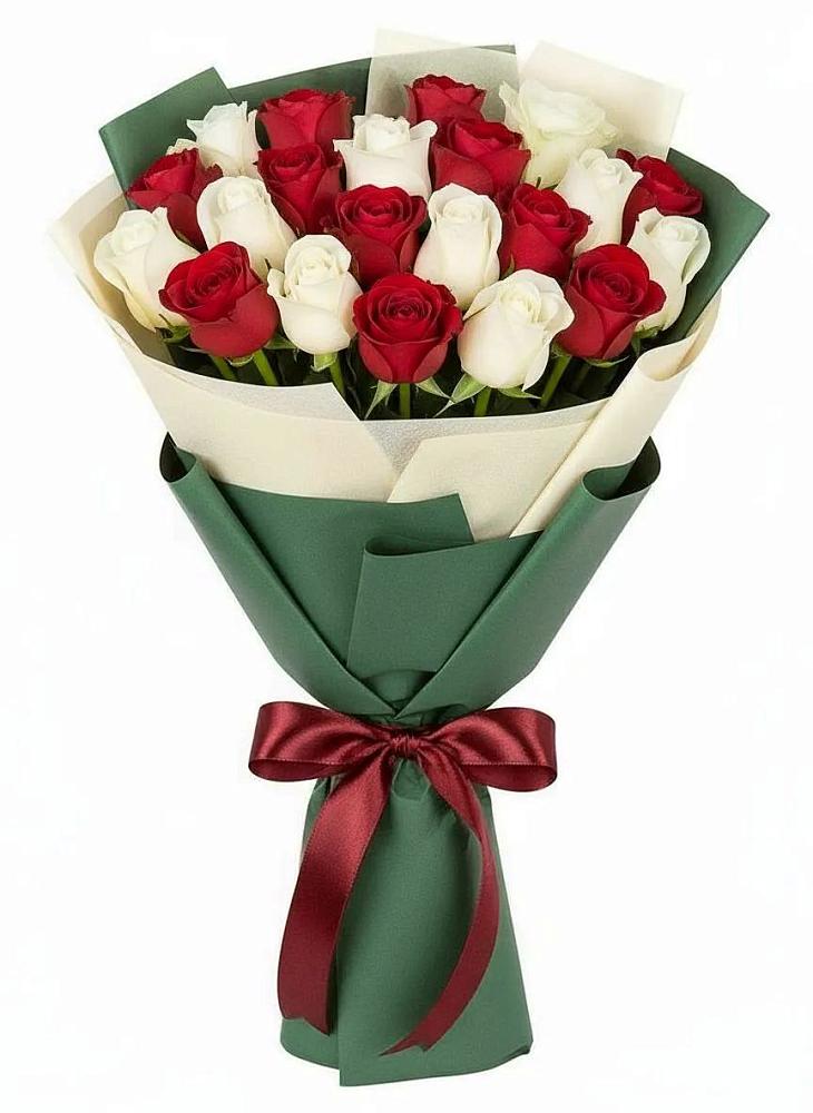 Букет Микс из красных и белых роз в Власихе Алтайский край