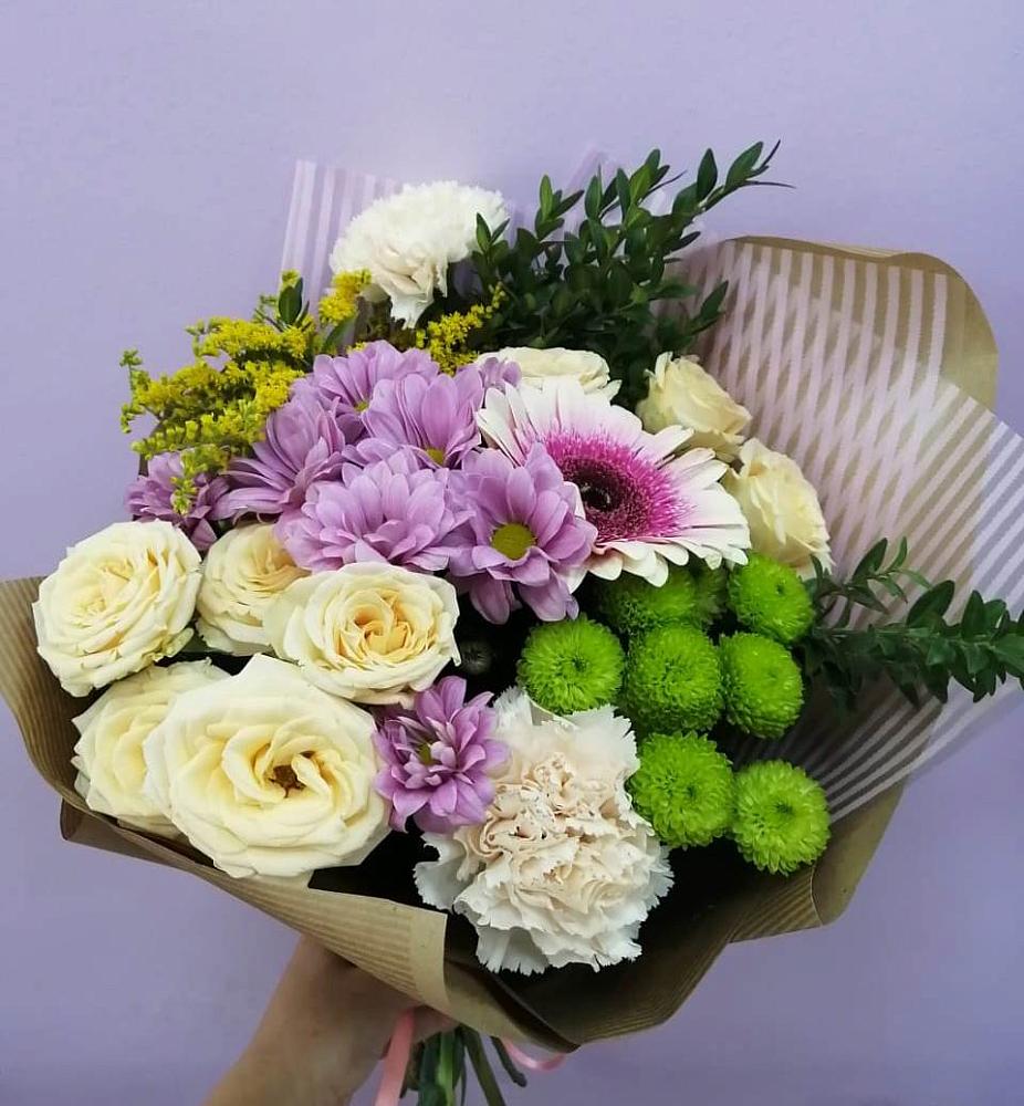 Букет цветов из: Хризантемы, Розы, Гвоздики и Герберы в Власихе Алтайский край