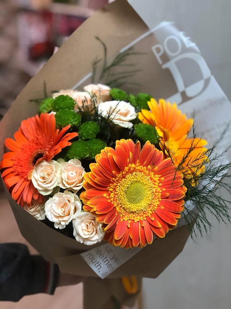 Букет цветов из: Герберы, Хризантемы и Розы в Власихе Алтайский край