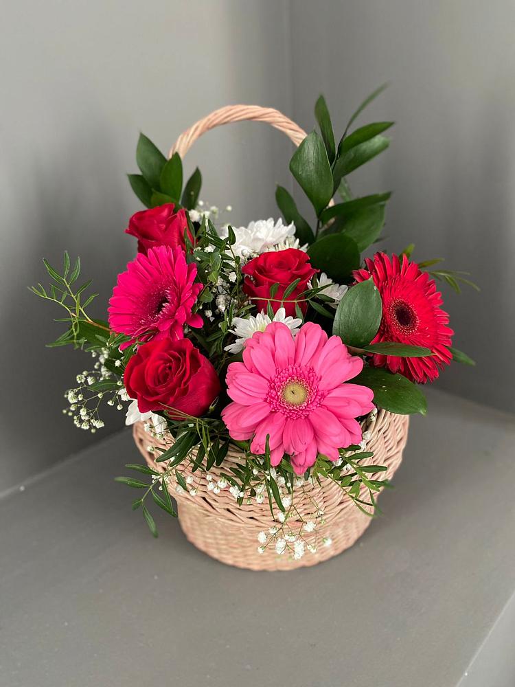 Цветочная композиция из Розы, Хризантемы и Герберы в корзине в Власихе Алтайский край