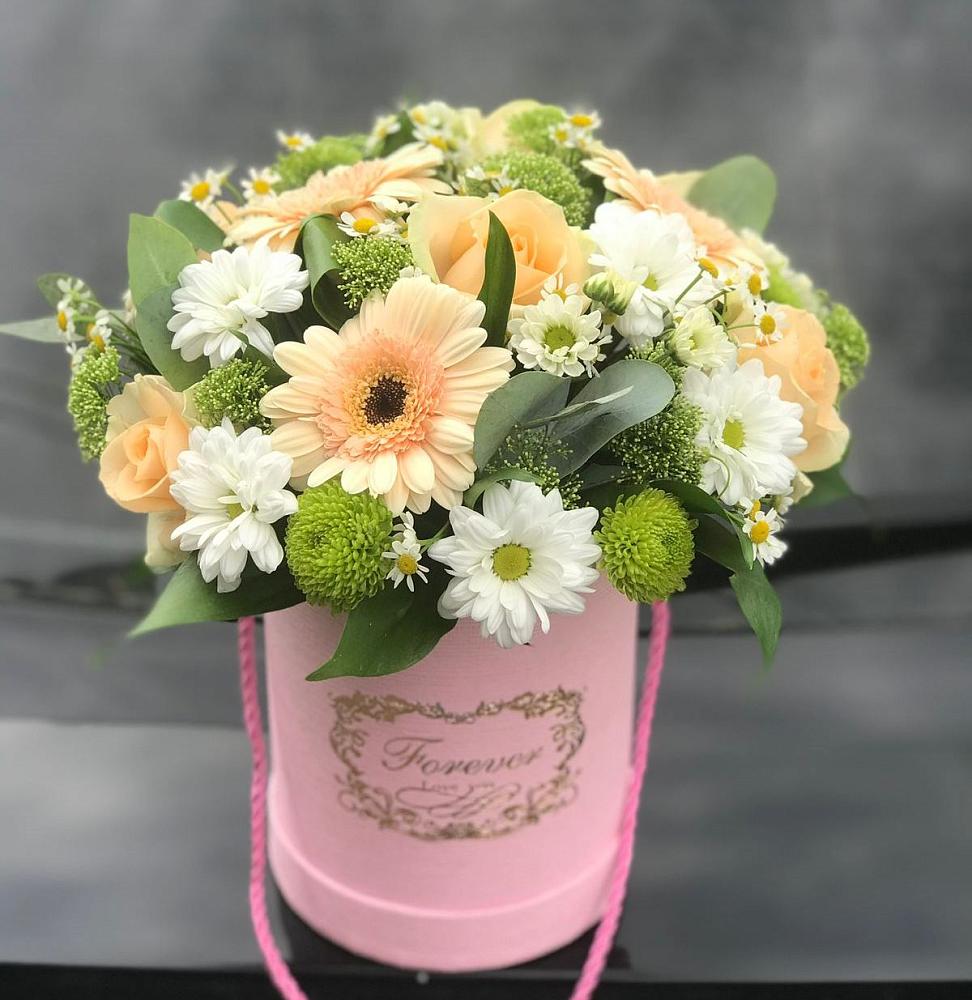 Цветочная композиция из Розы, Герберы и Хризантемы в шляпной коробке в Власихе Алтайский край