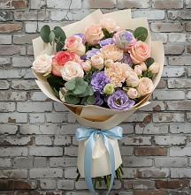 Букет цветов из:  Розы, Лизиантусы и Гвоздики в Власихе Алтайский край