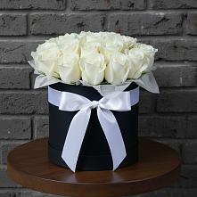 Цветочная композиция из Розы в шляпной коробке в Власихе Алтайский край