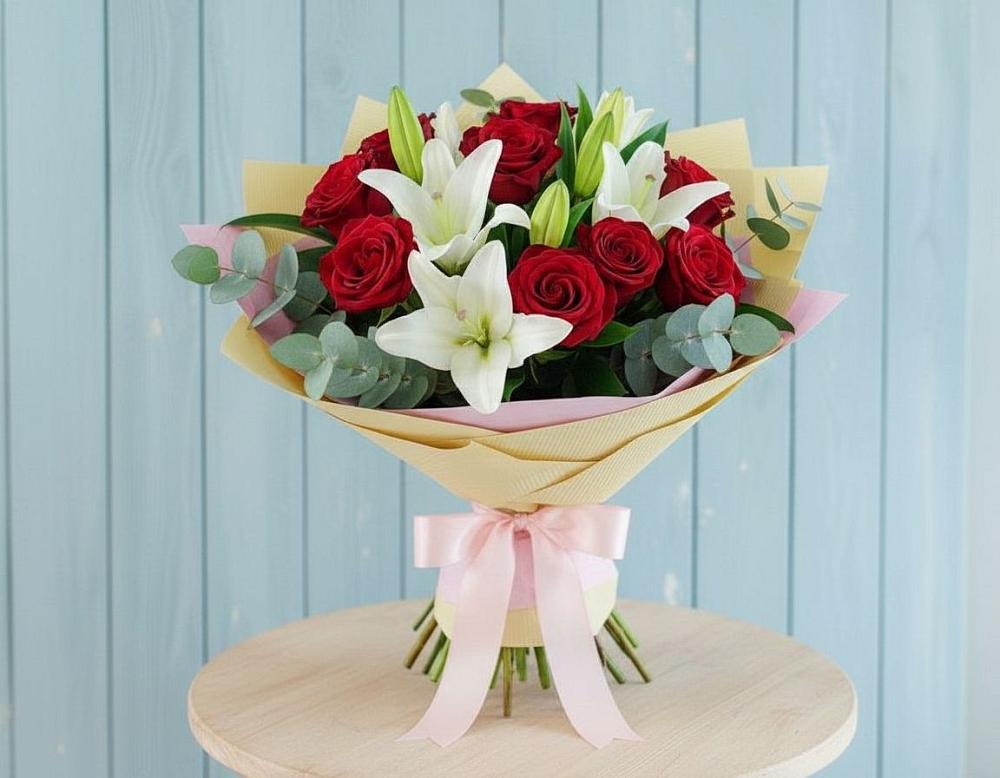 Букет цветов из: Лилии и Розы в Власихе Алтайский край